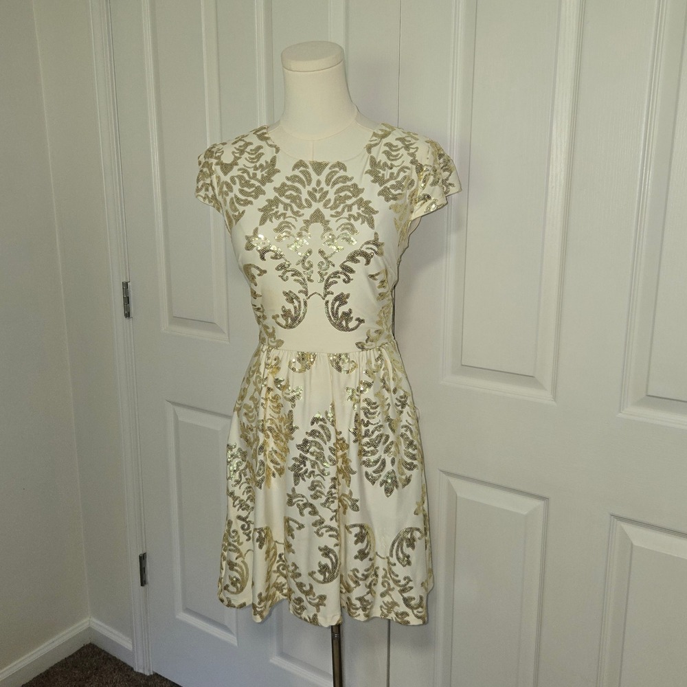 B. Darlin Sequin Fit and Flare Dress Womens 5/6 White Gold Damask Mesh Back